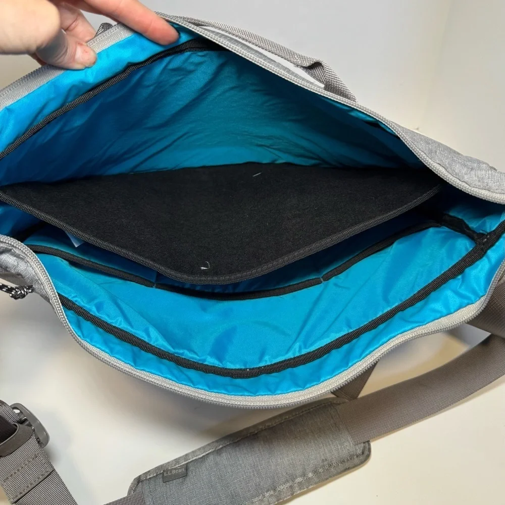 L.L.Bean Comfort Carry Messenger Bag in grey